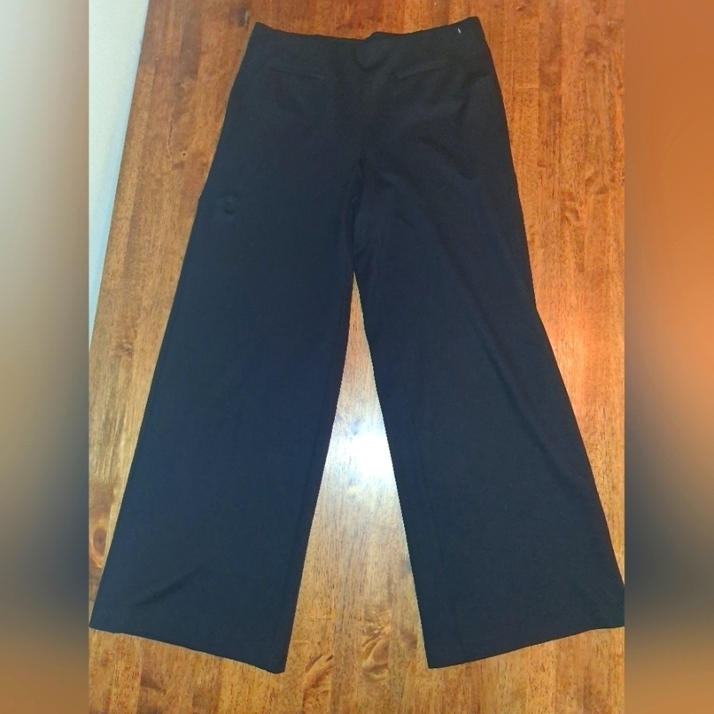 J Jill Ponte Pant, Pull on waist, Size M, Sleek Comforitable Black Wide Leg